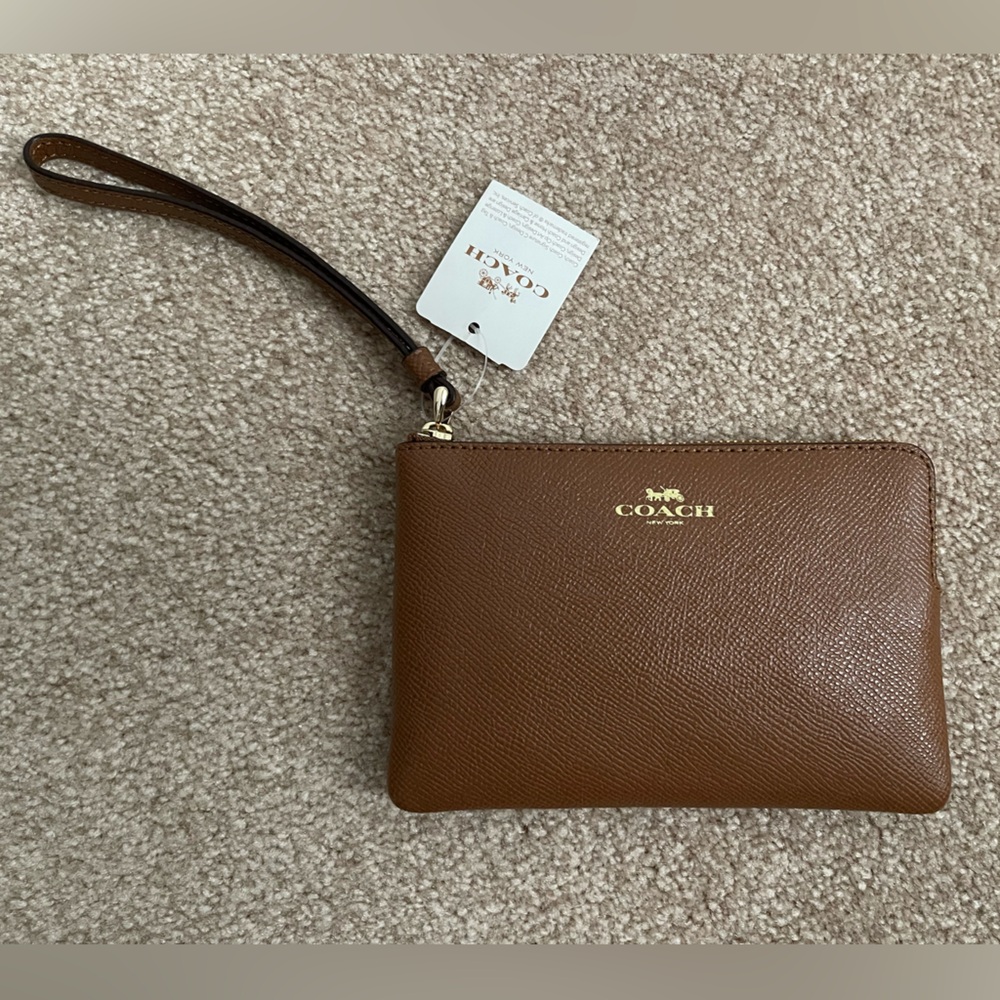 Coach Wristlet corner zip in signature canvas